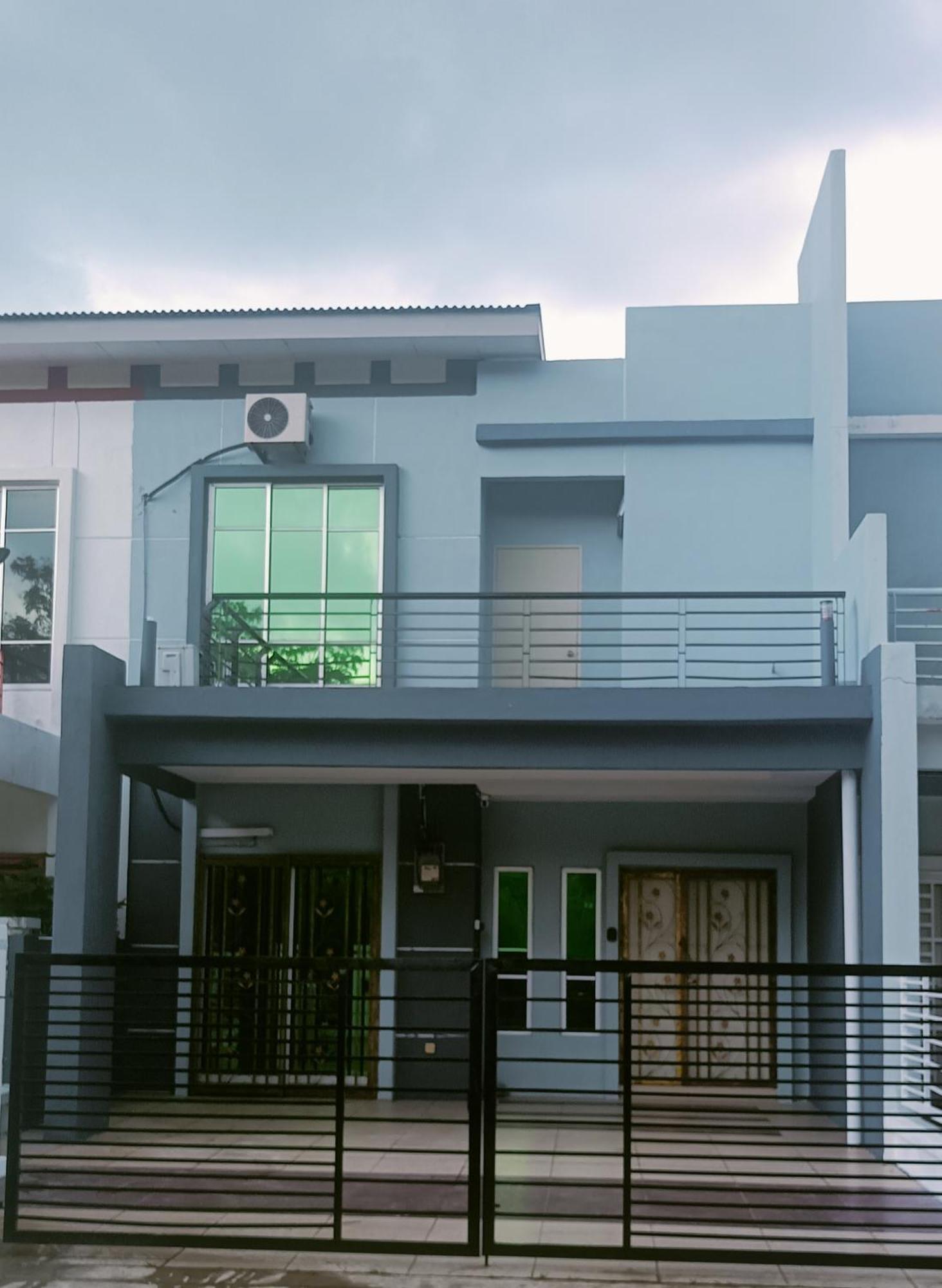 4 Bedrooms Homestay, Fully Aircond In Sendayan By D'Kay Homes I 10-15 Pax Seremban Exterior foto